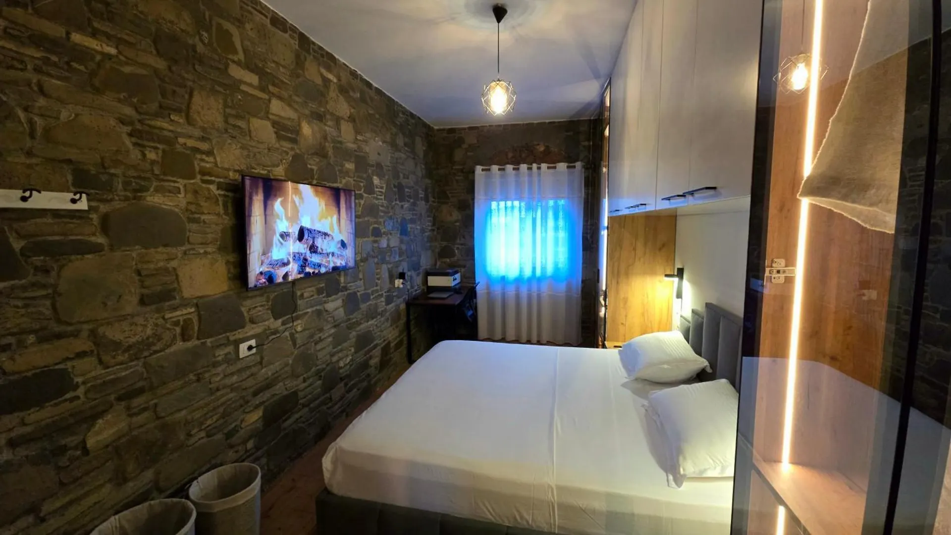 Апартаменты Berat Stone House